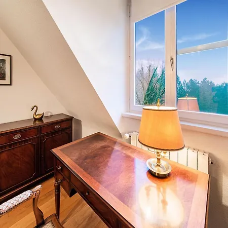 Charming By High Fens