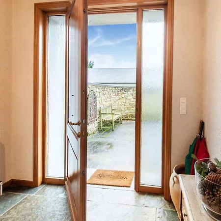 بيت للعطل Charming By High Fens *