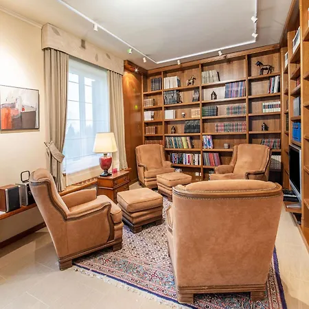 Charming By High Fens בית נופש מאלמדי